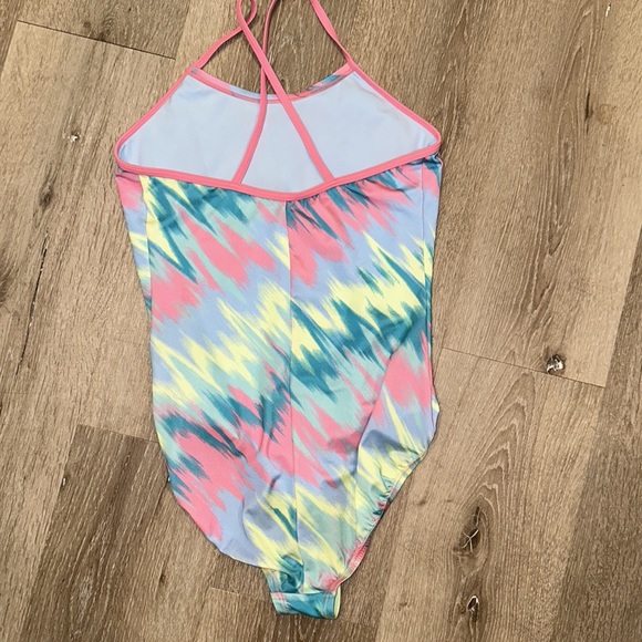 Nike swimsuit - Picture 5 of 7